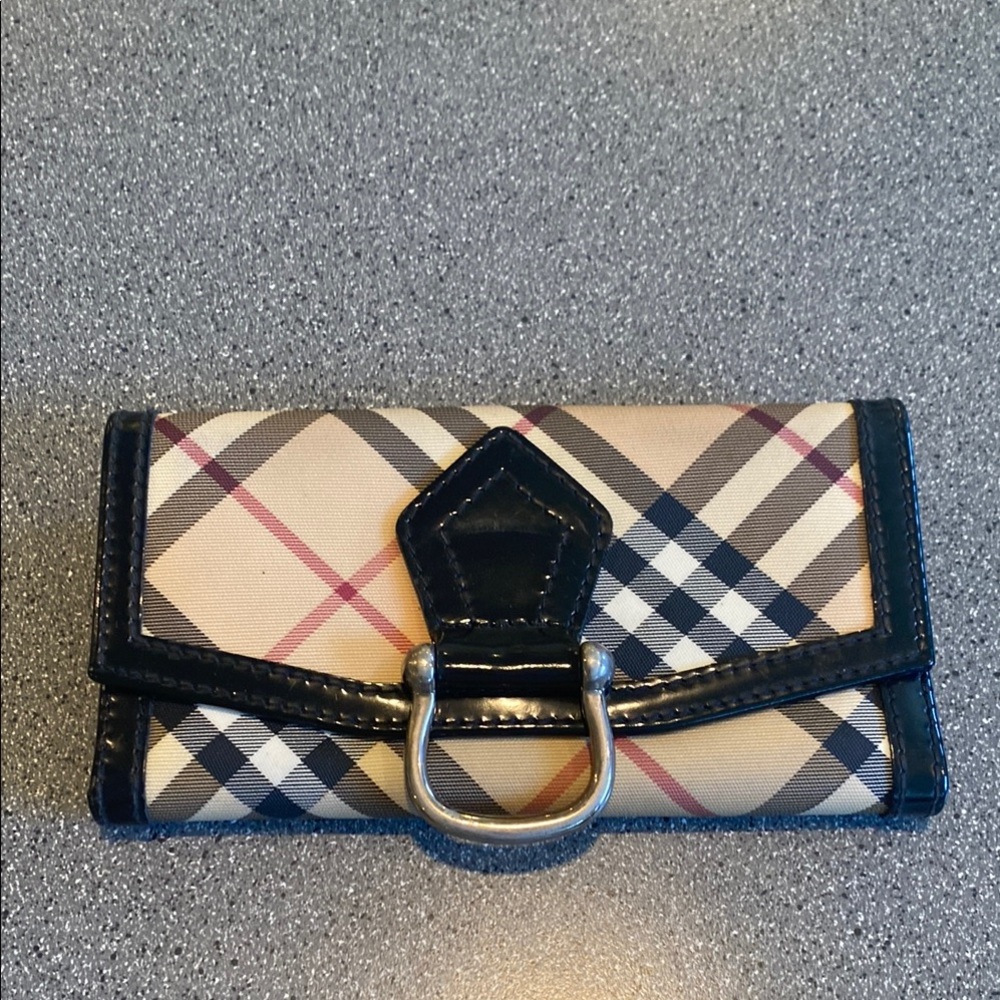 Stylish Checkered Women's Wallet